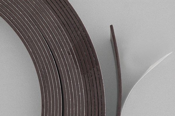 Magnetband selbstklebend 10 Meter Rolle - Breite 12,5mm - Stärke 1,5mm